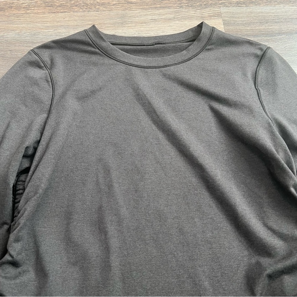 Vuori Women’s Chocolate Brown Long Sleeve Ruched Side Top PTP 16” Small - Picture 2 of 10